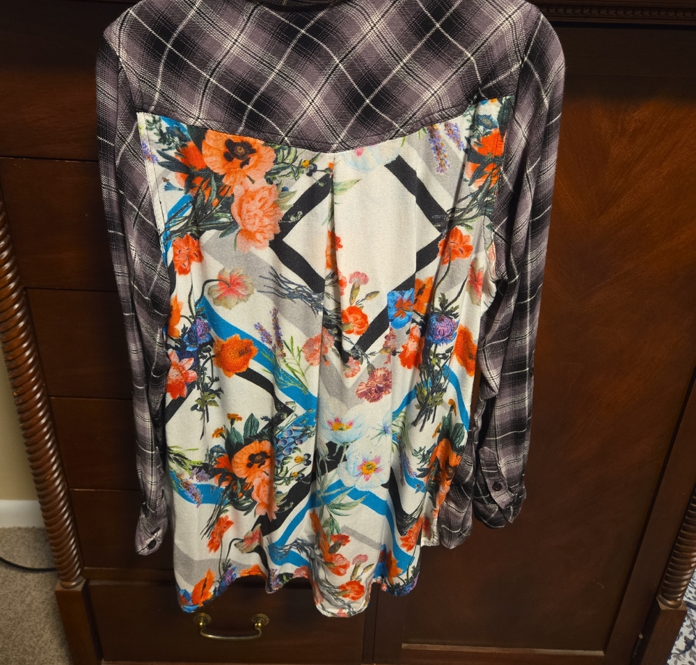 Tolani Multicolor Floral Plaid Button Down Shirt